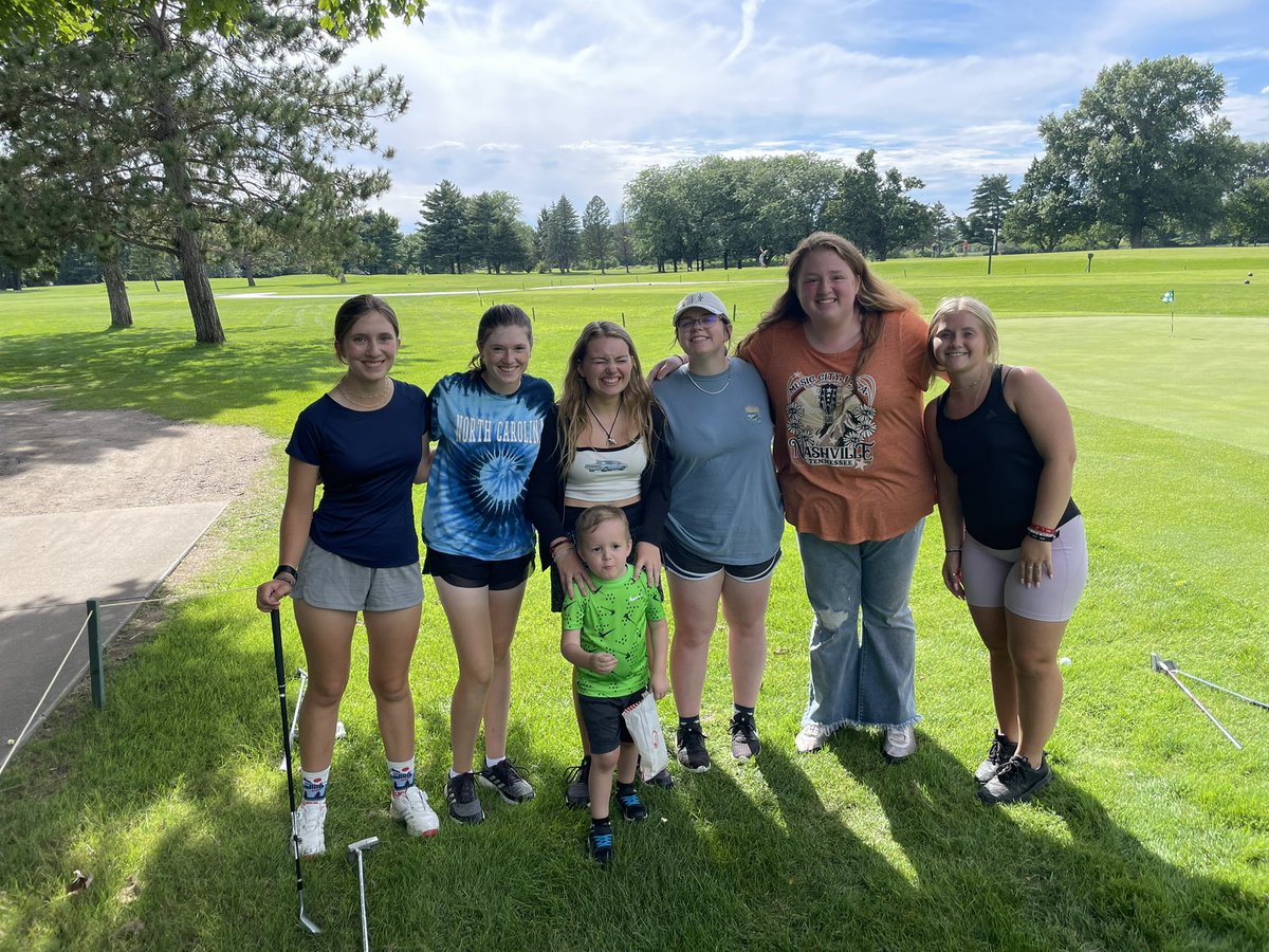 Special visitor at practice tonight ❤️❤️.