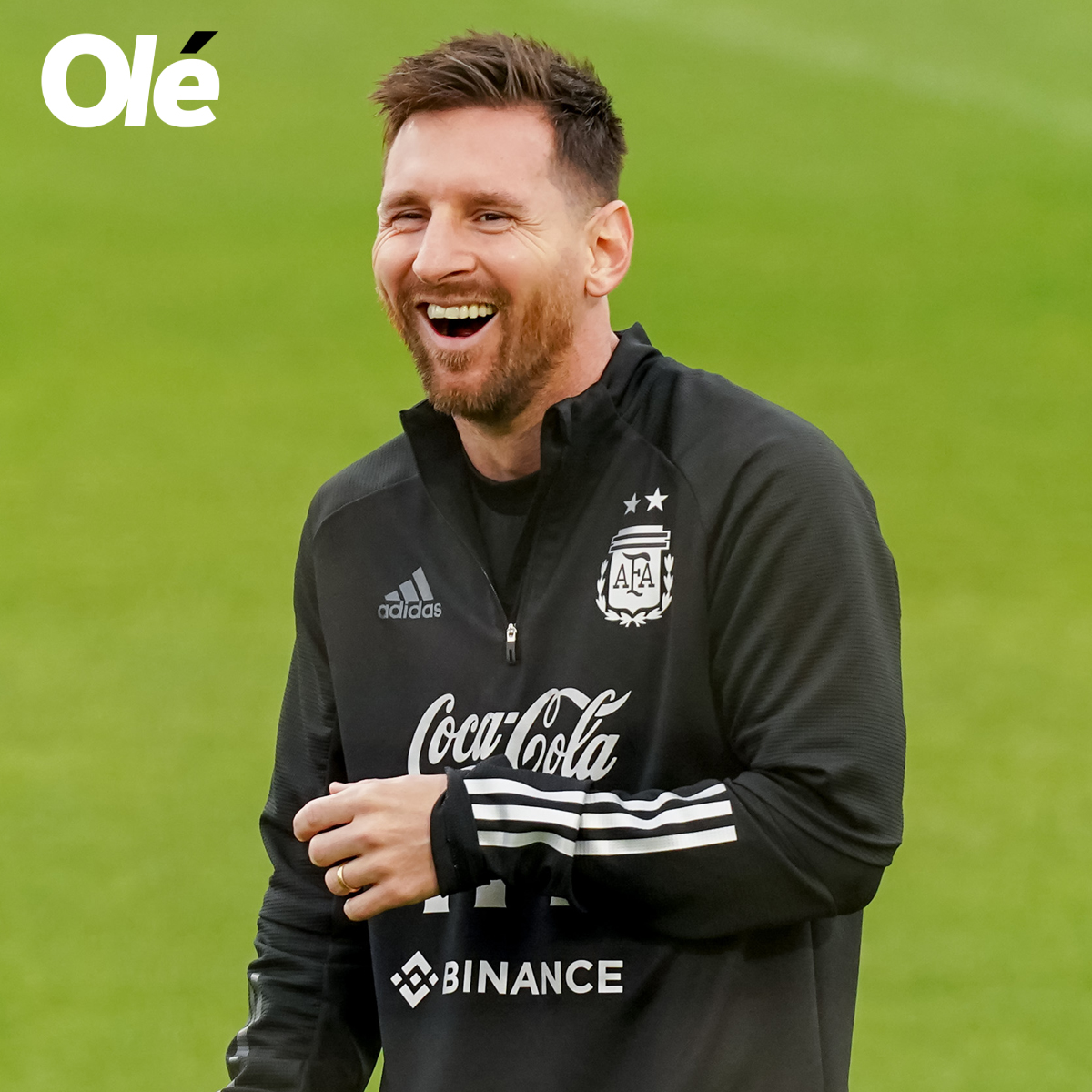 DiarioOle's tweet photo. 👀 ¿Sabías una cosa...? Messi tiene más Balones de Oro que todos los nominados a la edición 2022 JUNTOS... 👑🇦🇷🐐 https://t.co/HvteZwVRKT