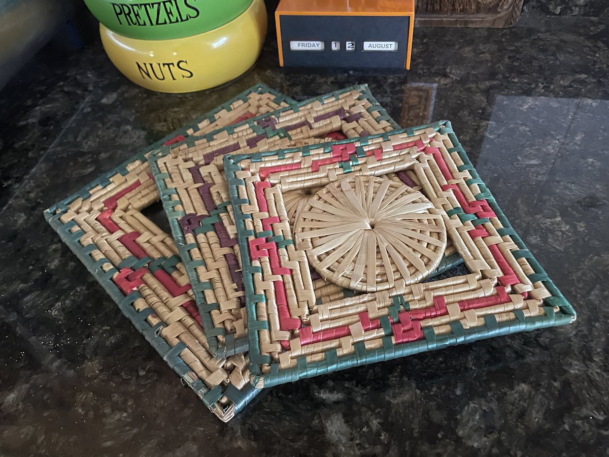 ErasShoppe's tweet photo. Today’s find; Vintage Set (3) of Square Raffia Straw Woven Hot Pads. They’ll go to my space in https://t.co/HEVTtjCRNa this weekend! #vintage #vintagekitchen #raffia #hotpads #erasshoppe #vintagereseller #vintagethrift https://t.co/6Xmwim8lys