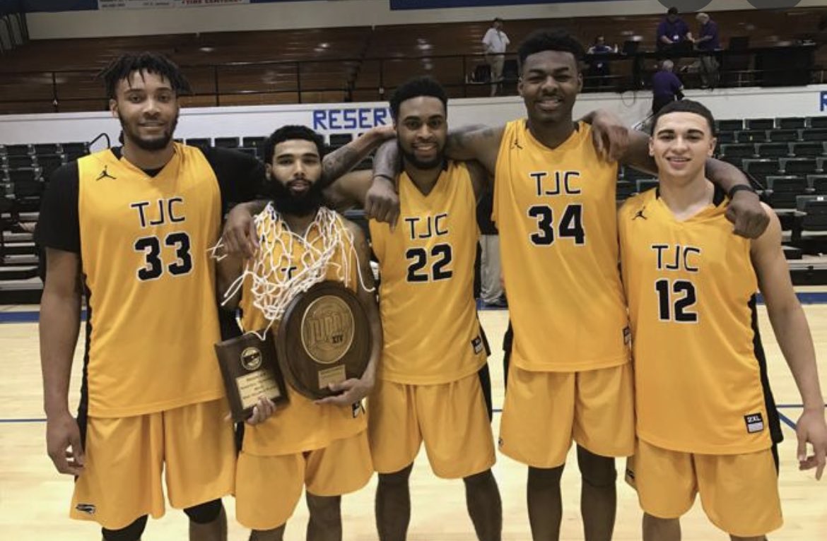 Raylan Barrion tweet media