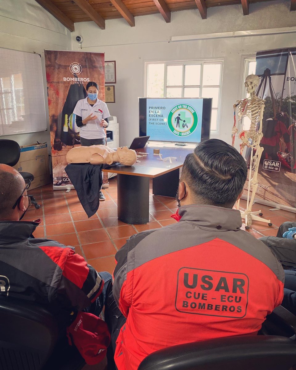 emurgemcuenca's tweet photo. Esta semana compartimos conocimientos con el grupo #USAR de @Bomberos_Cuenca .
Excelente jornada de re entrenamiento y actualizaciรณn.
@welliabril @Jesspi27 @mile_sp1
#FOTS #NAEMT #cpr #Stopthebleed #bleedingcontrol #Bcon #Firefighter #Bomberos #Cuenca #BCVBC #Firstonthescene https://t.co/YWATudujeQ