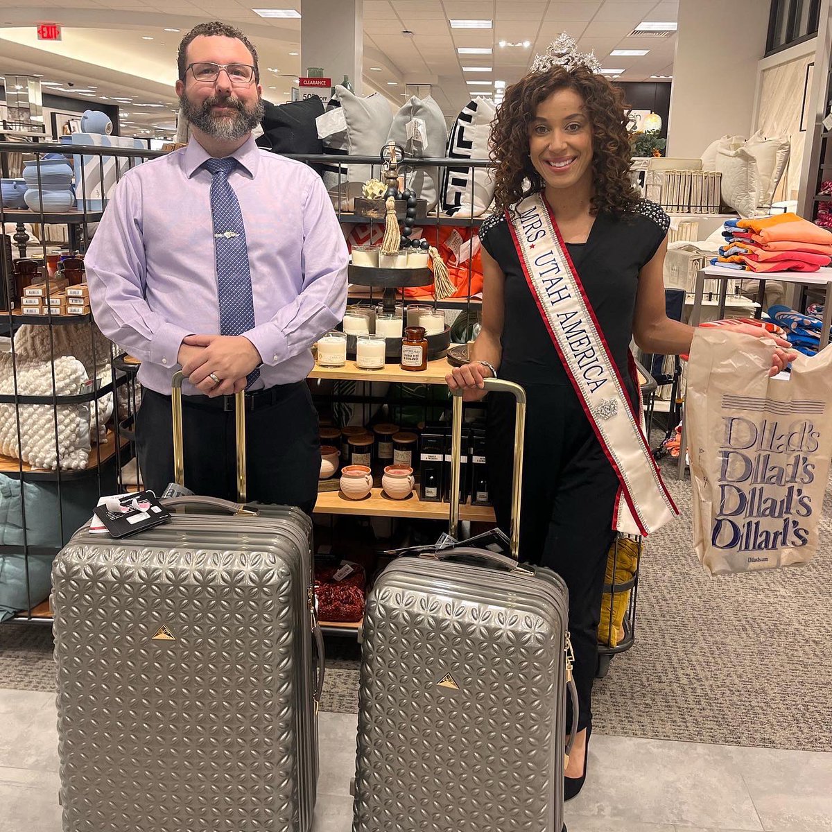 exploredecors's tweet photo. I am on cloud nine! All checked into Mrs. America at the Westgate. I am thankful to be Mrs. Utah and thank the judges who helped select me, along with my Utah sister queens.🏙👑
Thank you to my sponsors, Dillard’s for the luggage and The Showroom Salt Lake City for the dress.🧳👗 https://t.co/U8JxSzXdbz
