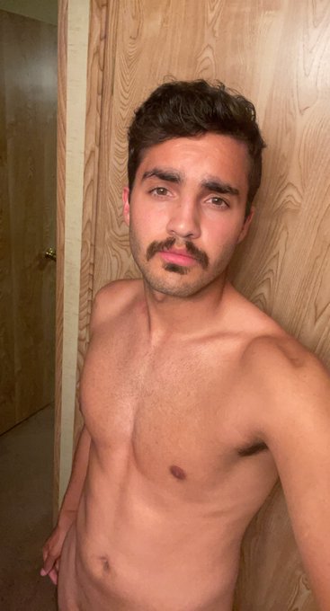 I think it&rsquo;s time to bring the &lsquo;stache back🥸🤌🏽(2019) https://t.co/EQaaRdjEFx<a href="/tag/inked"class="tags"><span>#inked</span></a><a href="/tag/oil"class="tags"><span>#oil</span></a><a href="/tag/oiledup"class="tags"><span>#oiledup</span></a>