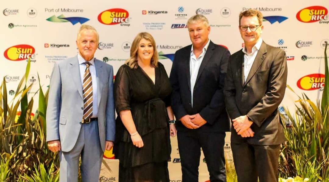 Jeremy_Morton_'s tweet photo. Congratulations to Wakool #rice growers Brooke &amp; Neville Hollins on being awarded Grower of the year. #RiceConf22 https://t.co/N356hrbhXK