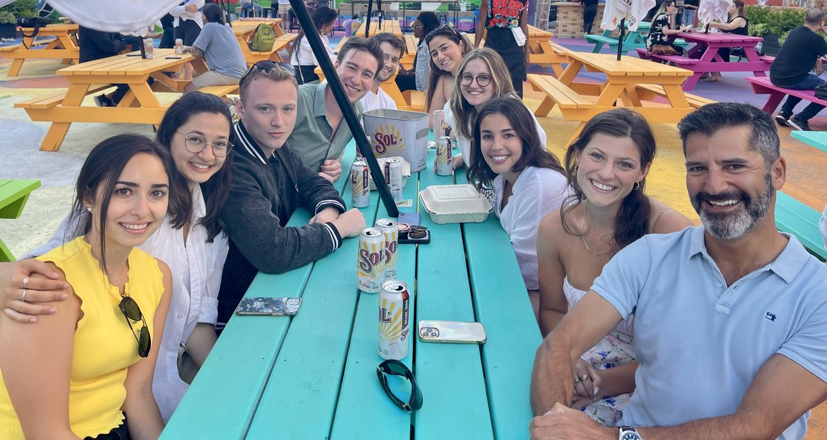 JeremyCopeland1's tweet photo. I met some of the Toronto based students in the #MMJC7daysaweek class yesterday to celebrate the end of their long, and sometimes gruelling, journey to completing a Master of Media in Journalism and Communication degree. Congrats to the 34 newest MMJC alumni!
@westernuFIMS https://t.co/PRXDjHob90