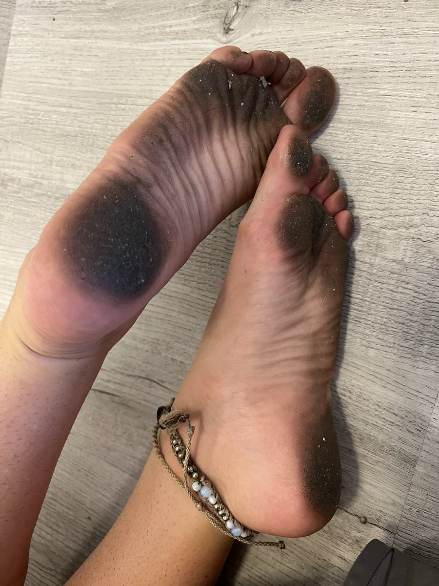 Footdomstella My feet are really fucking gross for you foot fucks  femdom dirtyfeet smellyfeet footfetish.