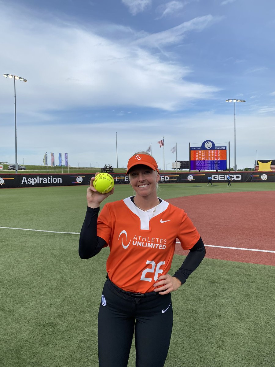 Athletes Unlimited (@auprosports) on Twitter photo 🥎 RT TO WIN 🥎
Retweet this for a chance to win a signed ball by <a href="/sydneysherrilll/">Sydney Sherrill</a> pres. by
<a href="/MizunoFPitchNA/">Mizuno Fastpitch USA</a>!
#BeUnlimited x #ReachBeyond 🥎 RT TO WIN 🥎
Retweet this for a chance to win a signed ball by <a href="/sydneysherrilll/">Sydney Sherrill</a> pres. by
<a href="/MizunoFPitchNA/">Mizuno Fastpitch USA</a>!
#BeUnlimited x #ReachBeyond