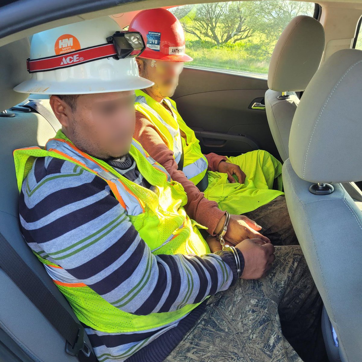 USBPChiefTCA's tweet photo. Smugglers will try anything to disguise their illicit activity.
A Willcox Station agent stopped a sedan on SR-80 and discovered a U.S. citizen and two smuggled Mexican citizens disguised as construction workers in #HardHats and #ReflectiveVests. Excellent #vigilance. https://t.co/Tm9nN0i4hG