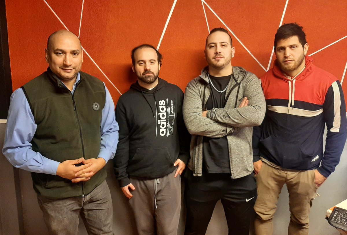 cunadelanoticia's tweet photo. ๐ #Ahora. #Entrevistamos en los estudios de @woxfm a #Tuka, #KimH y #ElMono, integrantes del grupo de #mรบsicaurbana rosarina "Los Mรกs Duros Del Sur".
#CunaDeLaNoticiaRadio #DondeNaceLaInformaciรณn https://t.co/AHLq0gOoOz