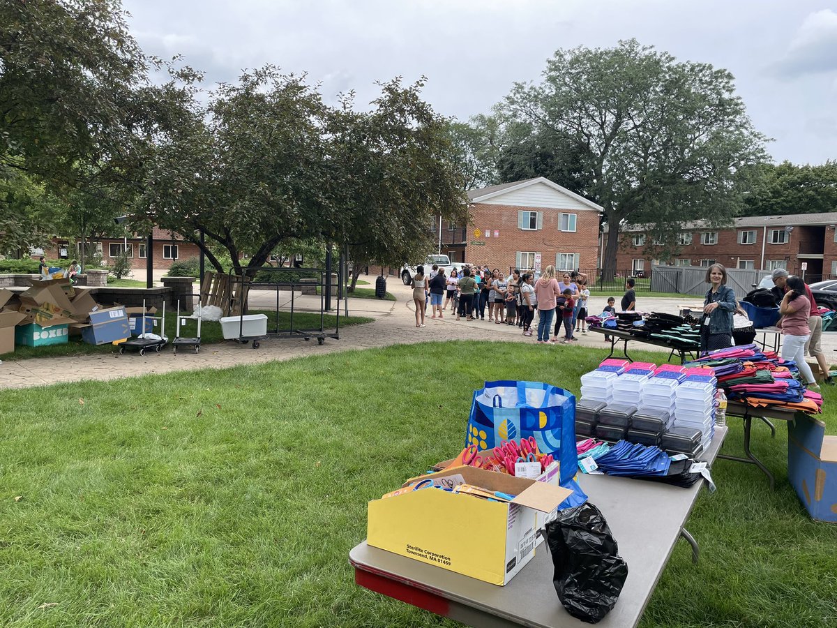 We had a great turnout for for our school supply pickup event today! It was great to see the children and their families excited for the start of a new school year. #ProudToBe15 <a href="/MultilingualD15/">Multilingual15</a>