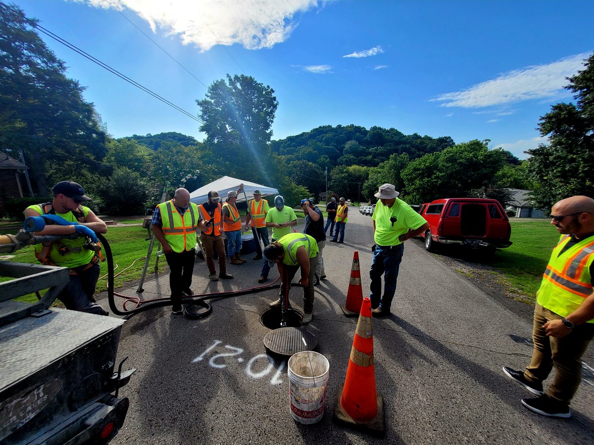 StructuredL's tweet image. Thanks to all that came out to our demo of the application of Vortex Companies GeoKrete Structural Geopolymer in sanitary sewer structures! Tennesse sure is beautiful

#trenchlesstechnology #manholerehab #productdemo #SoundtrackofAmerica