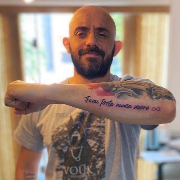 ASagaDoFB's tweet image. Pronto. ❤️♾️ "Faixa Preta nunca morre." OSS. 
Minha homenagem eterna a todos e em especial ao brabo #LeandroLendaLo