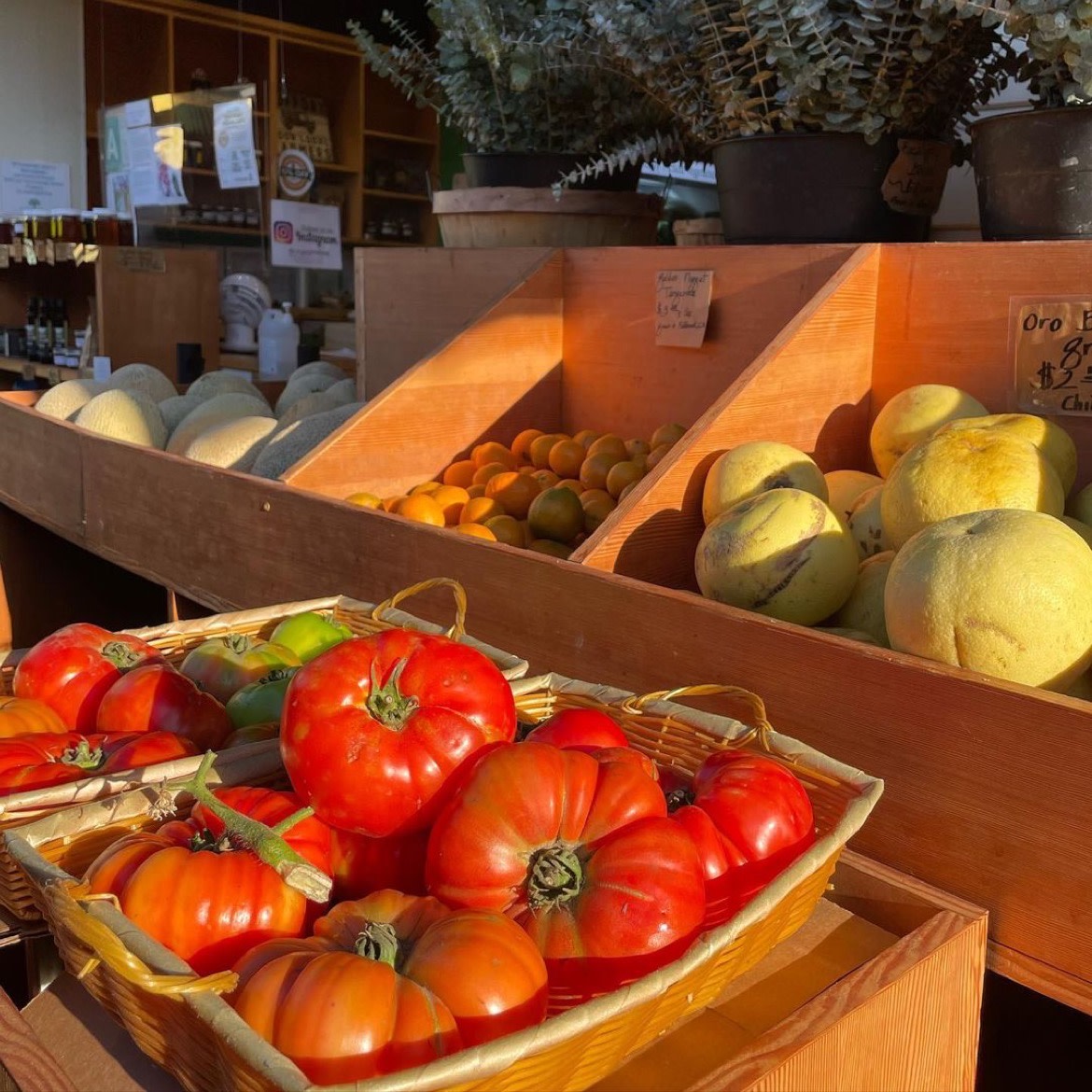 FarmersMarketLA's tweet photo. Run, don't walk or you might miss out on the amazing #heirloom and #beefsteak #tomatoes at #RicksProduce! ๐
๐
๐
https://t.co/H1TE7FJh30