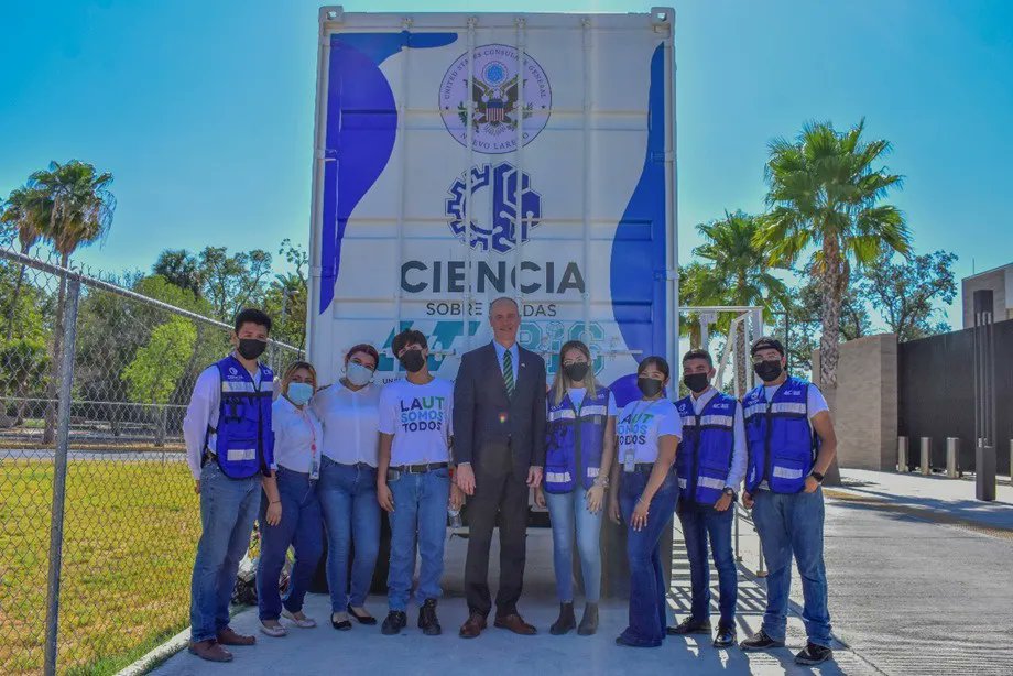 VinculacionTam's tweet photo. @UTNuevoLaredo inaugura el proyecto “Ciencia sobre ruedas” con el Consulado General de #USA en #NuevoLaredo para divulgar la ciencia y tecnología en los jóvenes de la región e impulsar el estudio de las carreras tecnológicas. @gobtam #SET #SEMSyS #UTNL https://t.co/jrx5xYHayM https://t.co/gnyOoT6ZU3