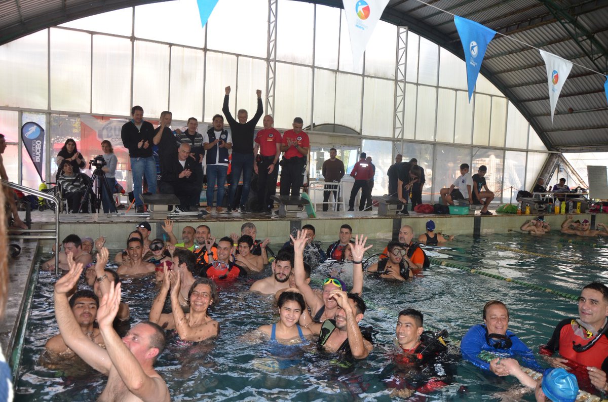 DeportesCba's tweet photo. #BuceoAdaptado 🤿Leo Morales visitó el #PoloDeportivoKempes, en el marco del 6° Congreso Internacional de 🏊#buceo. Compartió una charla motivacional y dejó un mensaje de superación y optimismo inolvidable. 
▶️Lee la nota completa: https://t.co/kDNwGwjWcF https://t.co/XQJCUFOlx9