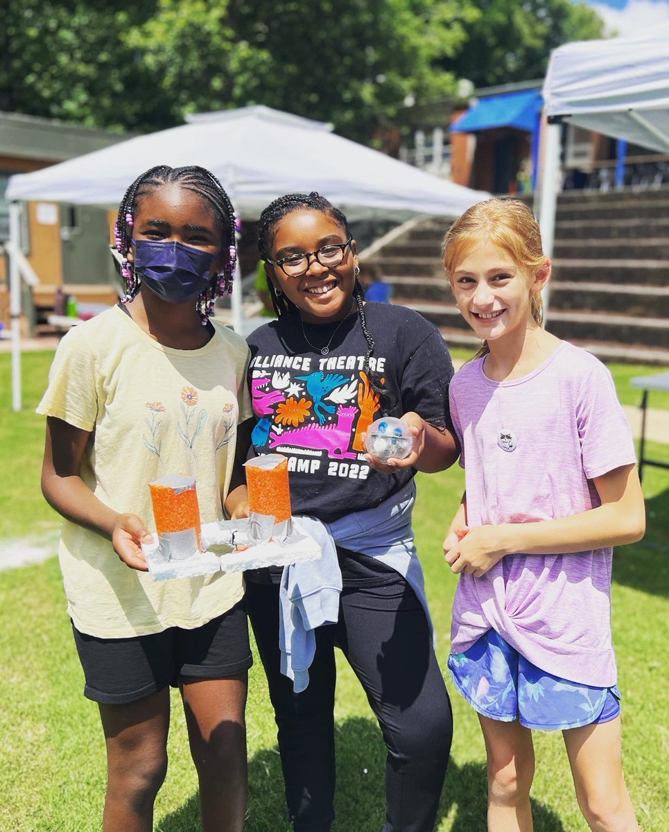 steamtruck's tweet photo. What a way to kickoff our fall programming season. Special thank you to Atlanta Girls School for welcoming us for a full day high tech-low tech fun. #stemforall #stemforatl #steameducation #maker #girlsgoingtech https://t.co/sZEY41X0BC