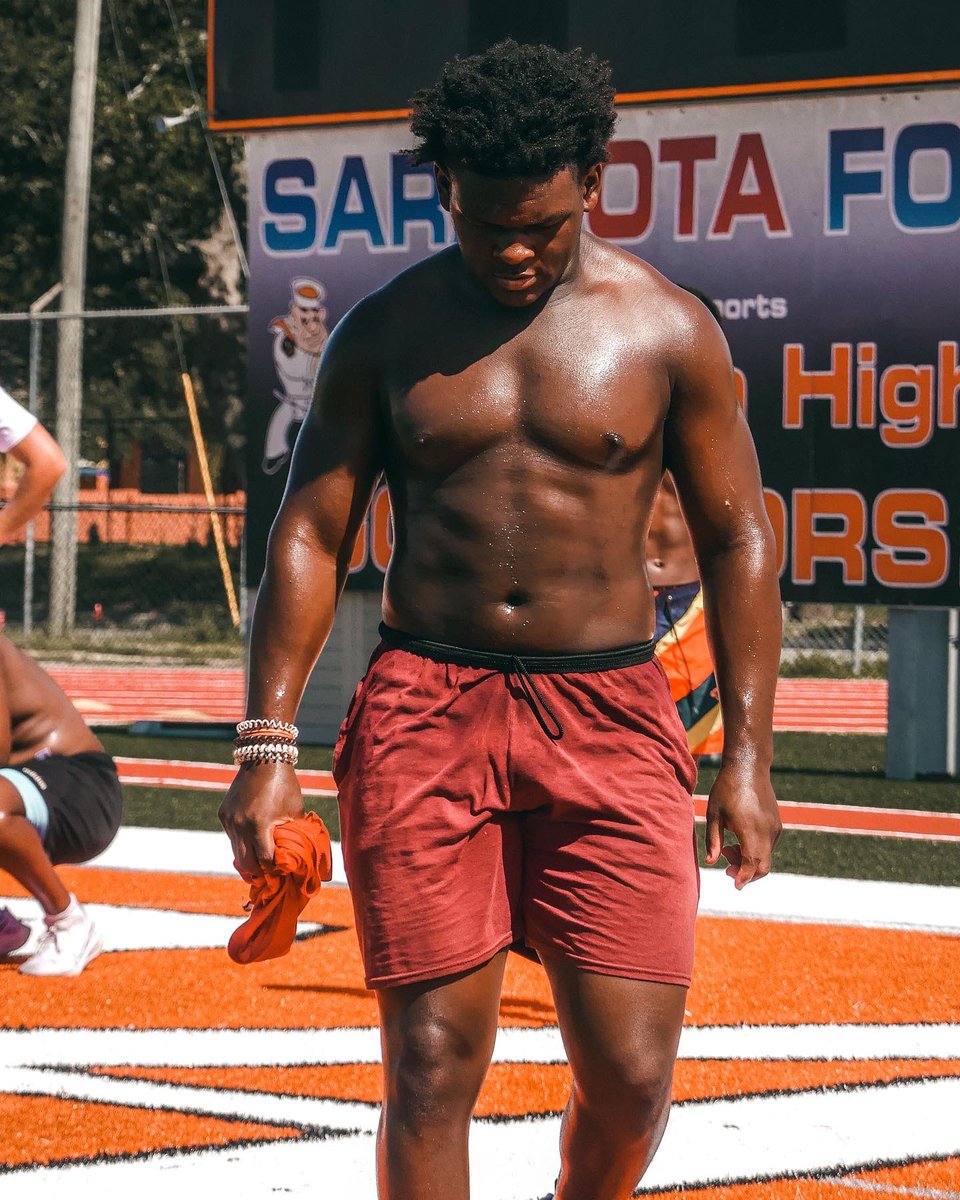Fall camp done now let’s get down to business⚓️🧡 <a href="/Sarasota_FB/">Sarasota Football</a>