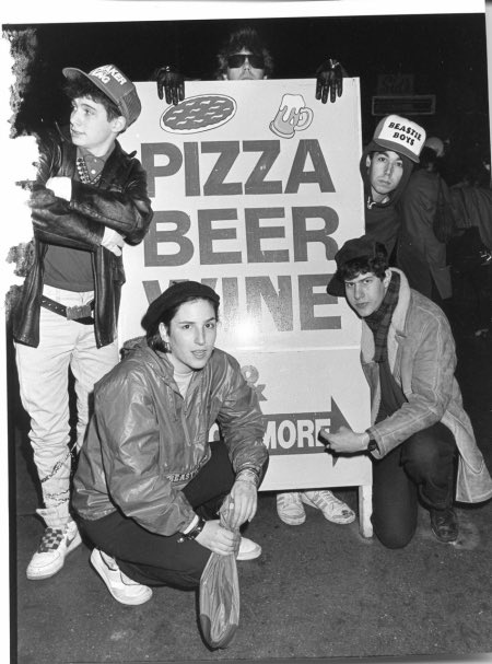 analgesicsleep's tweet photo. Kate Schellenbach+ The Beastie Boys (Mike D, Adam Yauch and the late John Berry) (c. 1982/1983)
#812Playlist #LusciousJackson #KateSchellenbach #BeastieBoys https://t.co/t4Ry9QkpLI