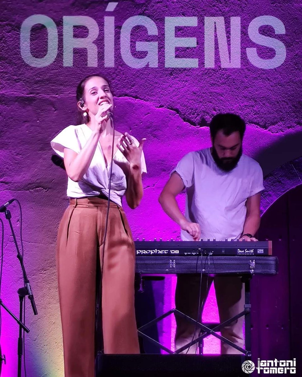 Gemma Humet
Festival Orígens
La Pobla de Segur
<a href="/gemmahumet/">Gemma Humet</a> <a href="/CTretzePirineus/">Fàbrica Ctretze</a> <a href="/lapobladesegur/">La Pobla de Segur</a> @TurismeJussa <a href="/ViuJussa/">Vine al Pallars</a> <a href="/aralleida/">Ara Lleida</a> #music #livemusic #musicphotography #músicaendirecte #músicaenviu #festival #ermitaSantMiqueldelPui #art #cultura #estiu2022