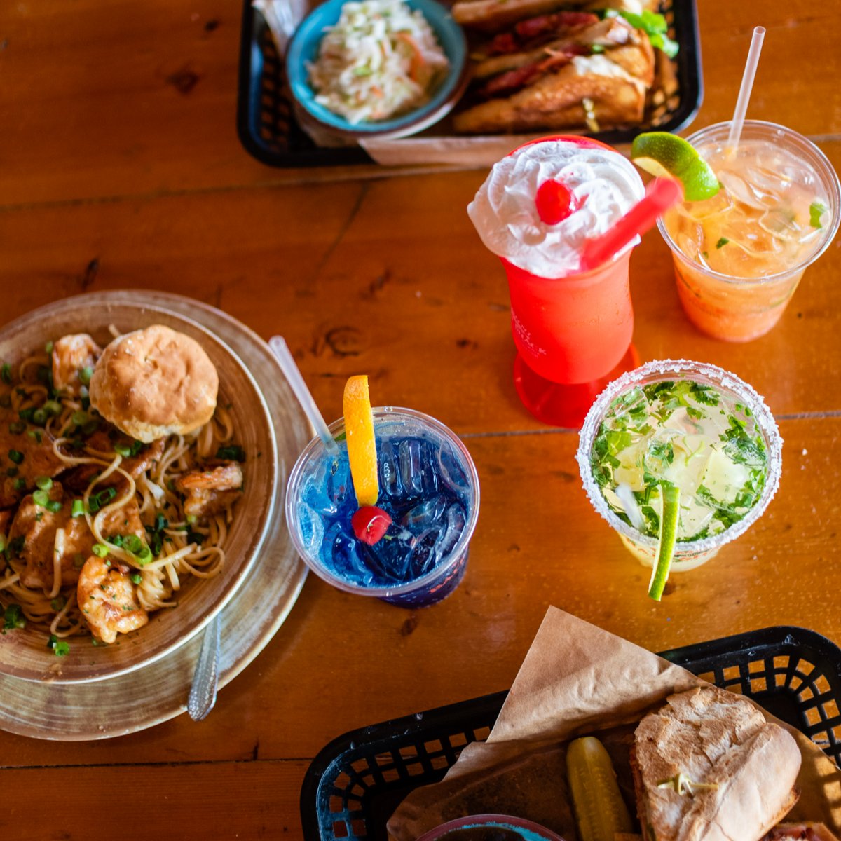 BaitBimini's tweet photo. Joining us for a meal and a cocktail is a surefire way to turn your day into an even better one! https://t.co/ggG8pTeQ1g