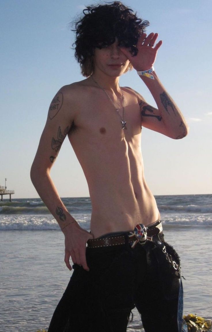 rainbowcatface8's tweet photo. #thinspo #ed #edtwt #edtw #manspo https://t.co/5zATxnNaZO