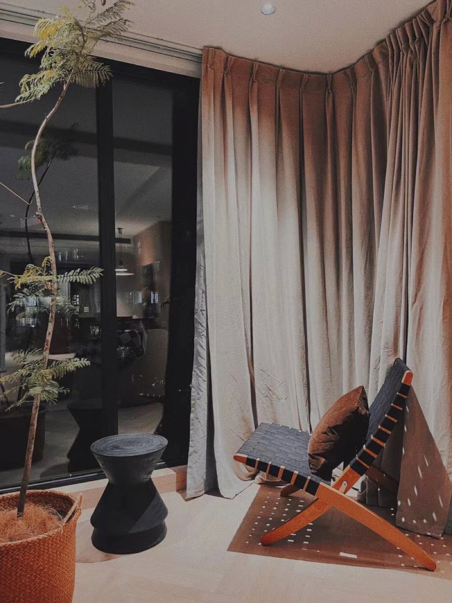 wgdbfns's tweet image. Let me sleep alone