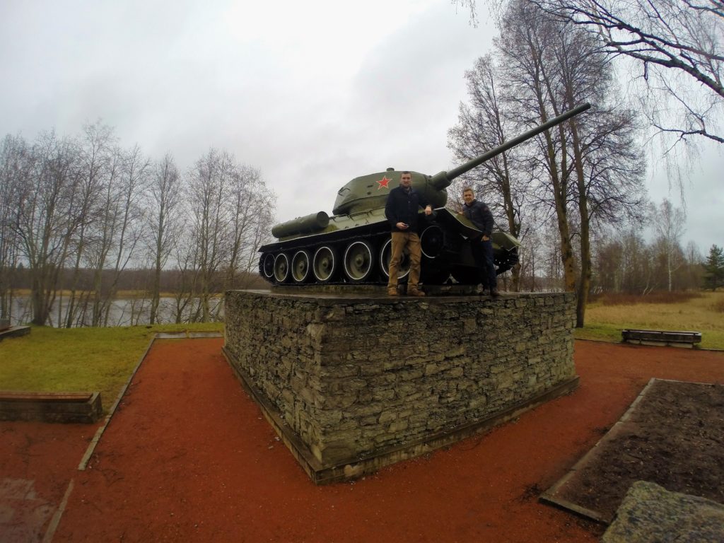 KorsasErik's tweet photo. #Estonian Prime Minister #KajaKallas and the government have now pushed through the decision to immediately demolish up to 400 #Sovietmonuments, including the famous "#Narvatank" memorial. These #communist monuments will be removed from public space as soon as possible. #Ukraine https://t.co/2ooZiclfDZ