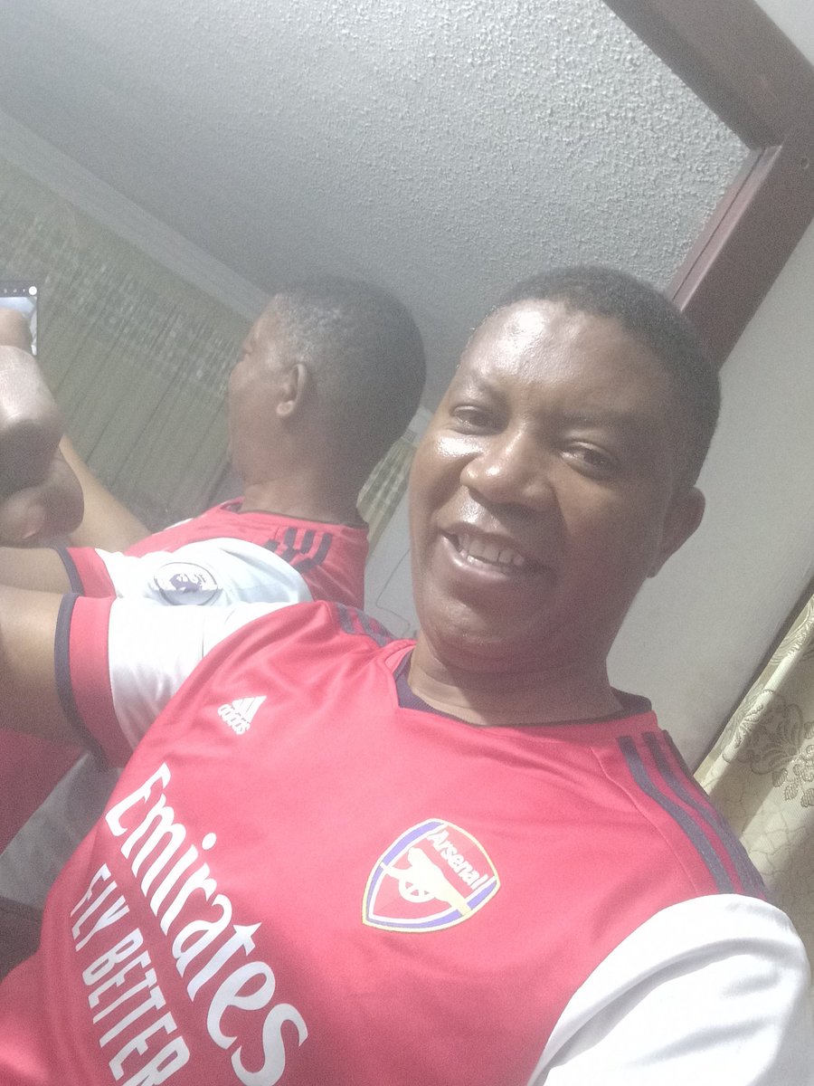 TSamungu's tweet photo. @Arsenal @zimgooners Watching from Harare Zimbabwe. #Gunners4Life https://t.co/90xRDPVi0L
