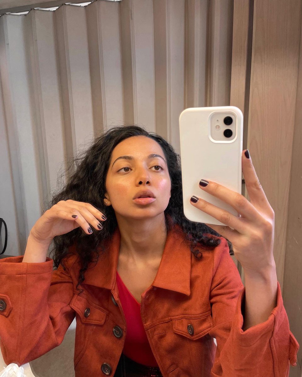 redlikemaral's tweet photo. catch lil hot mami tonight 8pm pst❤️‍🔥 @hbomax #therehearsal #nathanfielder https://t.co/PQ4sHLc2iy