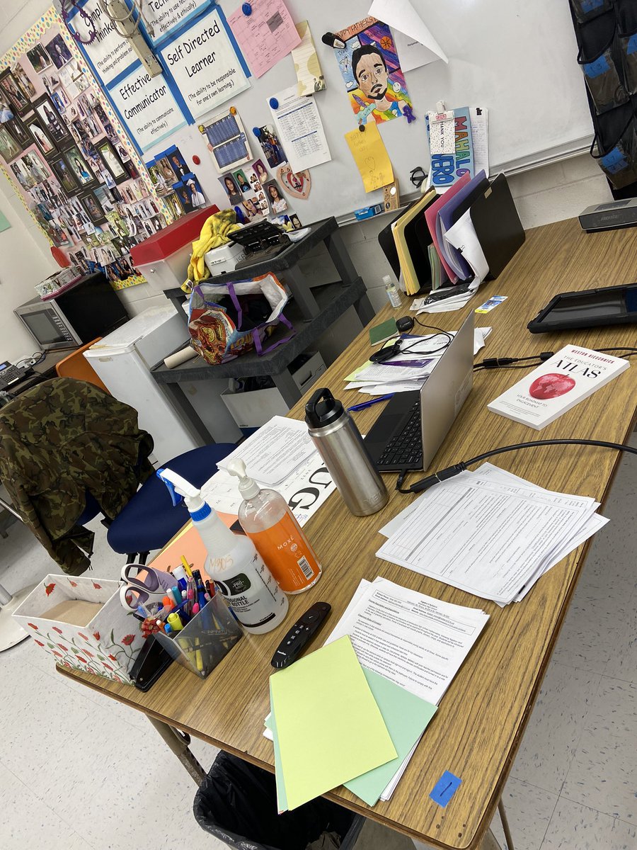 rrivero's tweet photo. Still improving as a teacher. Next skill: organization https://t.co/WJHiliomZp