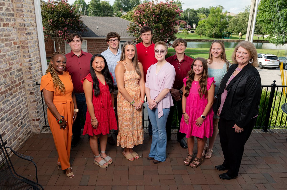 Monday afternoon, the Athens-Limestone  Chamber of Commerce and LCEDA partnered to provide 10 students from Limestone County, Athens City, and Athens Bible School a $1,500 scholarship for those pursuing a career in manufacturing, healthcare, IT, &amp; construction.