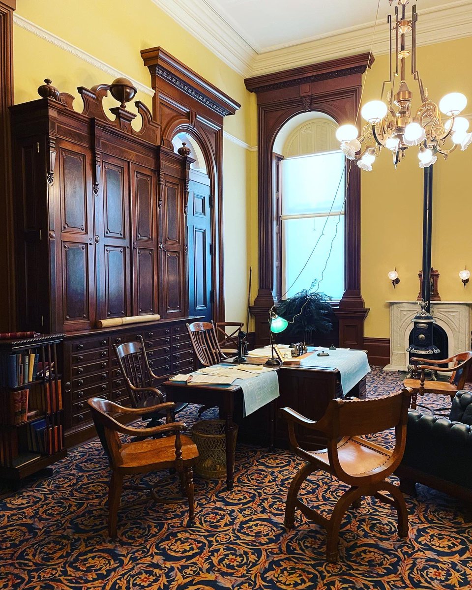 California State Capitol Building tweet media