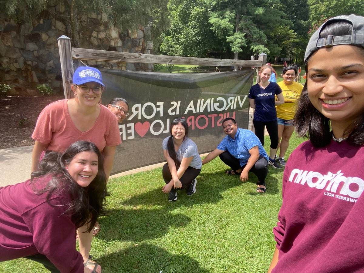 Alitalamorenita's tweet photo. @amgomezc_ @K8ieBird @yingfast @AfiqPlantPath @inhsor_23 Virginia is for plant pathology lovers! First stop on our way to #PlantHealth2022!

Keeping our eyes open for plant diseases- they are all around us. https://t.co/XipLiek10F