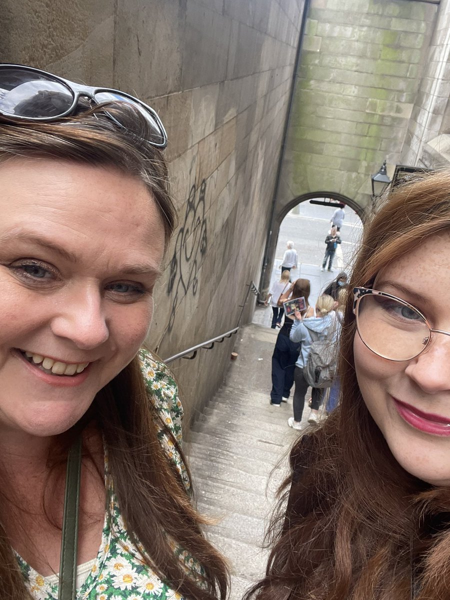 gillianSNP's tweet photo. Great day in Edinburgh. Been to a museum, a dungeon, caught a show and ate far too much lovely food. #fringe #sunnyscotland #edinburghfringe #daysoff @JennaJoans https://t.co/IF0gPyJPsf