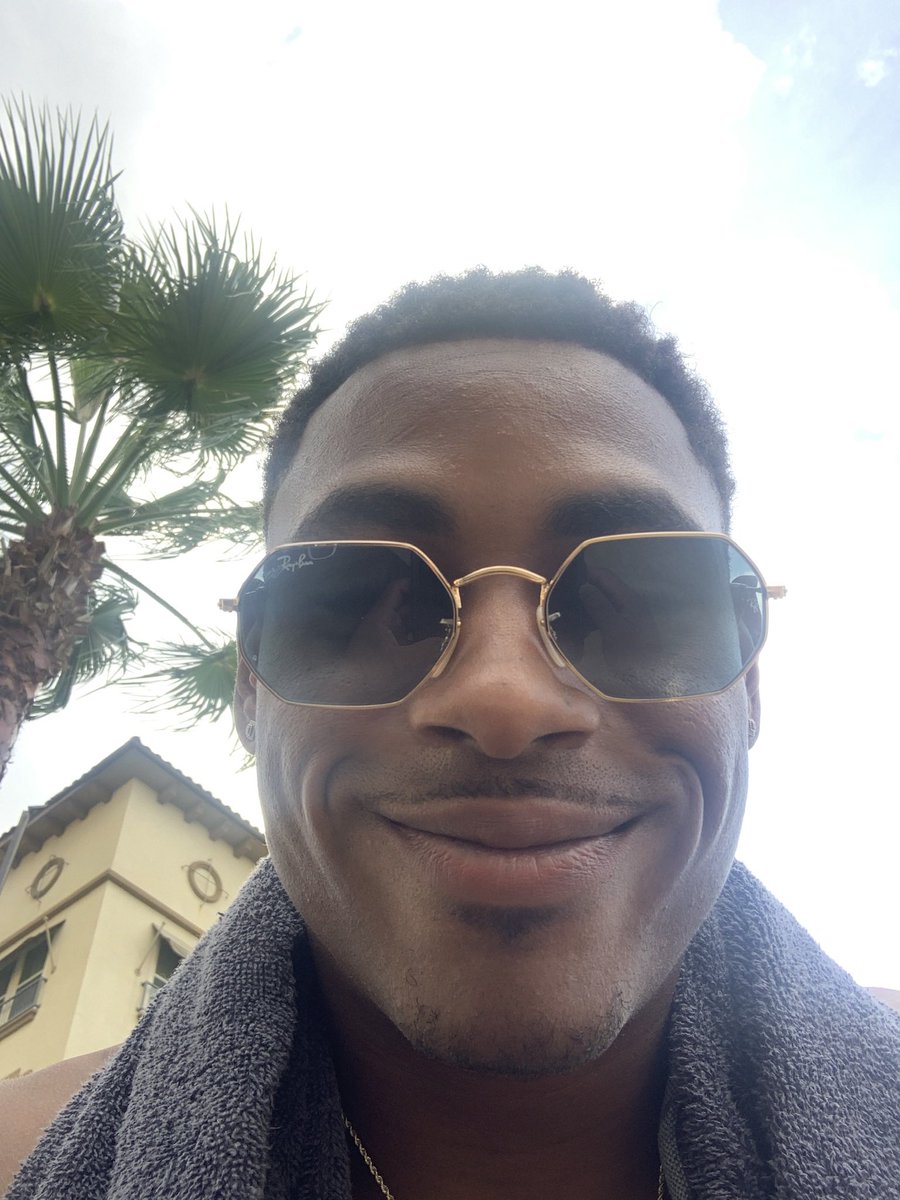 realCPreston's tweet photo. All smiles https://t.co/JAwZSZxrBa