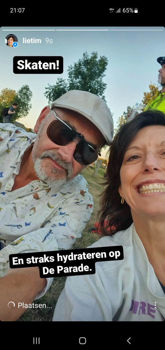 nouwja's tweet image. Het is weer vrijdag! Skaten met @LieTim en daarna recupereren met rosé.