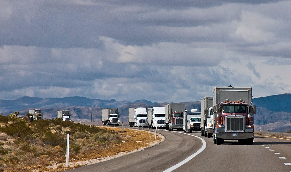 FleetComplete's tweet photo. Need to bring your fleet to the next level? With game changing technology, AT&amp;T FC Hub has launched a next-gen suite of #fleetmanagement tools built to empower commercial fleet operations. To learn more, visit: https://t.co/r3OkZPIBoA 

#FleetComplete #ATTBusiness #FCHub https://t.co/TqJQ7m3Gyr