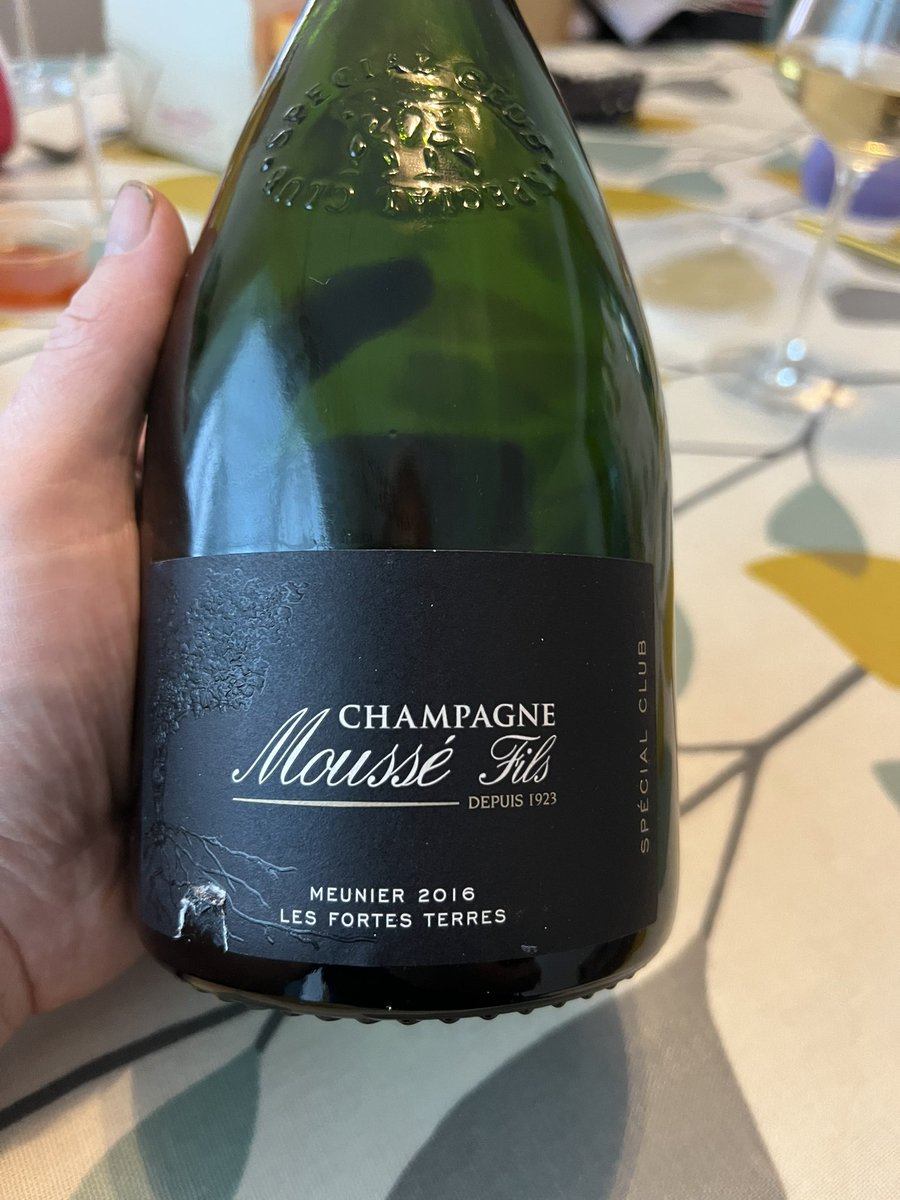 This is a really lovely Meunier. Shows all the positive elements of this variety. Thanks for the heads up <a href="/sixatmospheres/">Tom Hewson</a>