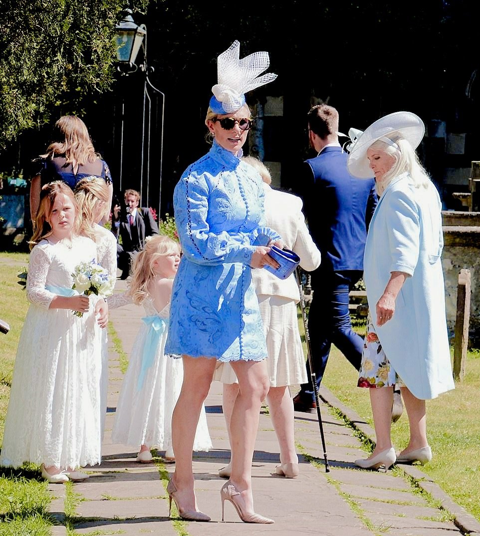 royalchildren_'s tweet photo. #PrincessAnne #ThePrincessRoyal #PeterPhillips #AutumnKelly #SavannahPhillips #IslaPhillips #LindsayWallace #ZaraTindall #MiaTindall and #LenaTindall attend the wedding of Stephanie Phillips and William Hosier on Gatcombe Park estate in Gloucestershire, England 💍 -July 9th 2022 https://t.co/0O79UXvbsB