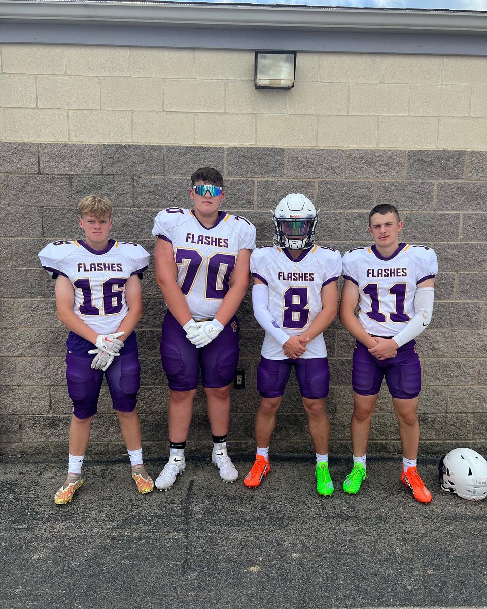 LoganEasterday1's tweet photo. Senior Picture day 📸🏈 https://t.co/7amYjnm8EQ