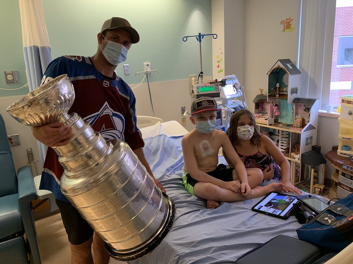 Ryan Murray took time to visit the children at the Regina General Hospital. (Regina,SK) #StanleyCup <a href="/Avalanche/">Colorado Avalanche</a> <a href="/NHL/">NHL</a> <a href="/HockeyHallFame/">Hockey Hall of Fame</a> <a href="/HRFdn/">@hrfdn</a>