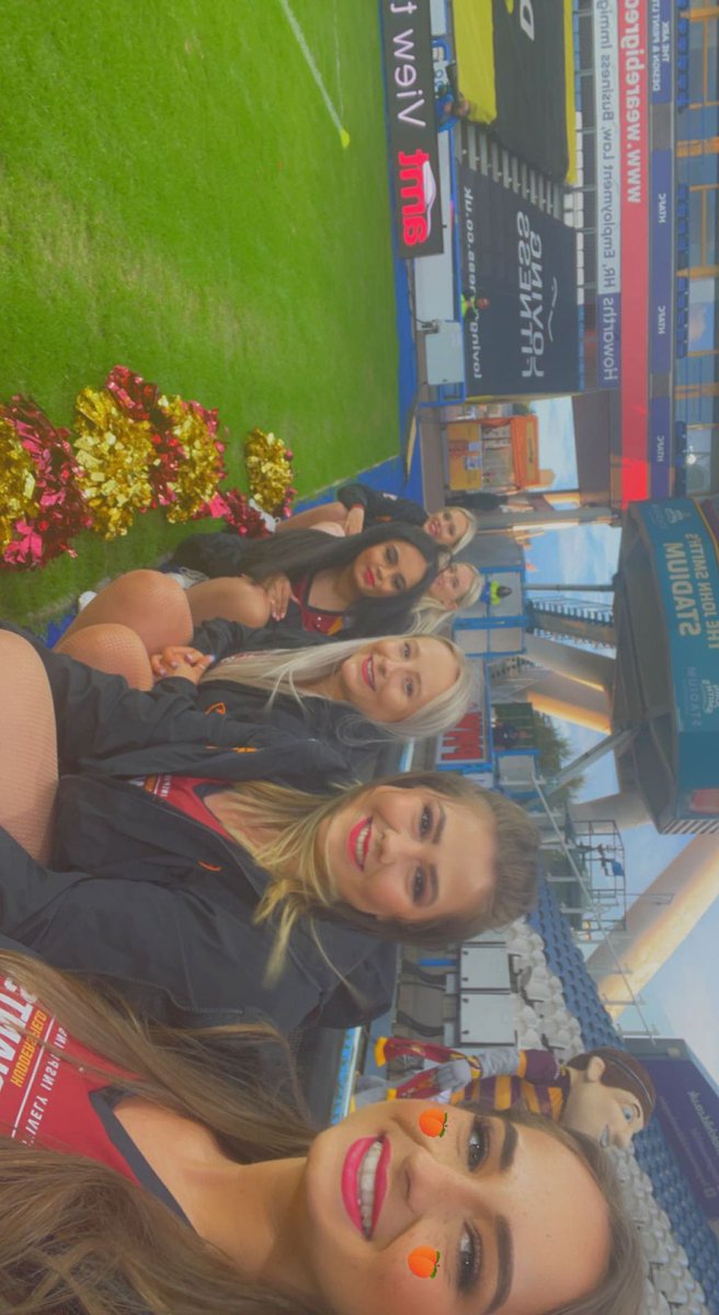 One half of tonight’s girlies💃🏼❤️ Sponsored by <a href="/RhodesCCS1/">RhodesClassicCarSpares</a> <a href="/Giantsrl/">Huddersfield Giants 🐮🔔</a> <a href="/HudGiantsSA/">Huddersfield Giants Supporters Association (HGSA)</a> <a href="/GiantsCT/">Huddersfield Giants Community Trust</a> @Giants_Biz