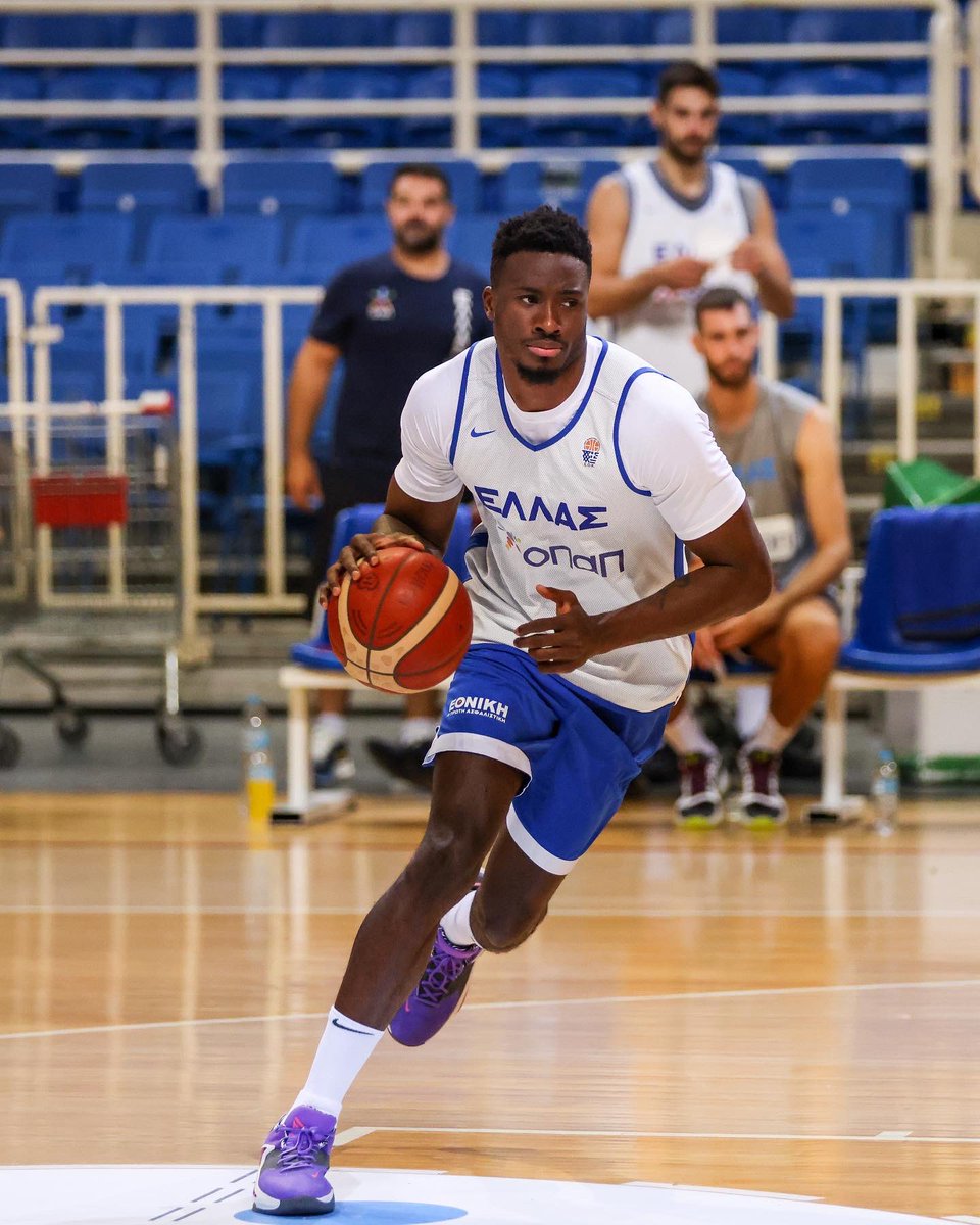 Thanasis_ante43's tweet photo. Let’s gooooooo!!! 🇬🇷🏀 https://t.co/YFg68UGWL7