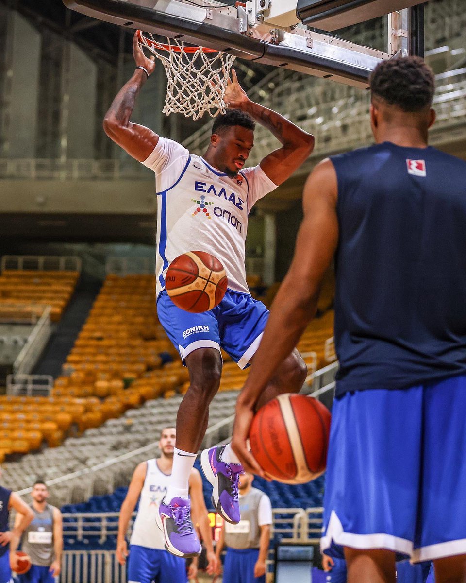 Thanasis_ante43's tweet photo. Let’s gooooooo!!! 🇬🇷🏀 https://t.co/YFg68UGWL7