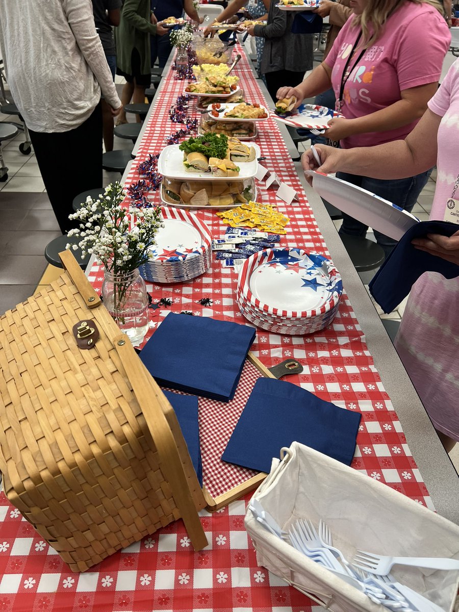 Feeling so welcomed at my new school 🐾 <a href="/PostmaPumas/">Postma Elementary</a> #pumapride