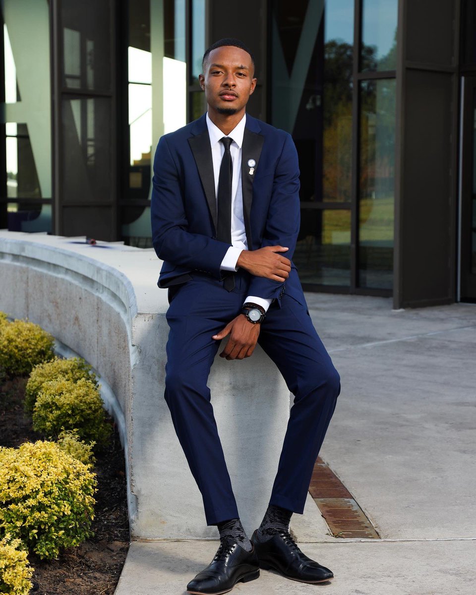 sniperzay's tweet photo. Thank you PV, it’s been a crazy ride. 🤝

🎓B.S in Kinesiology 
🎓5x deans list 
🎓5x Honor Roll 
🎓2018-2019 Commuter Student Association
🎓Phi Beta Sigma Fraternity, Inc. 
🎓Worshipful Master of Cornerstone Lodge No.16 
🎓Intern at Better Days Chiropractic clinic 

#Pvgradswag https://t.co/DgfXHmF9IY