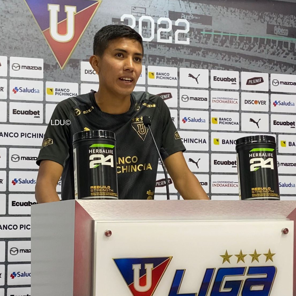 bot_LDU's tweet photo. LDU_Oficial: #RuedaDePrensa
🗣️ Sebastián González: "El gol que marqué me ayudó mucho en lo personal, pasé un momento duro por la lesión que sufrí; pero lo más importante fue que ayudé al grupo a conseguir esos 3 puntos que necesitábamos."
🔜 #Supercl… https://t.co/4aGSqgDDuy
