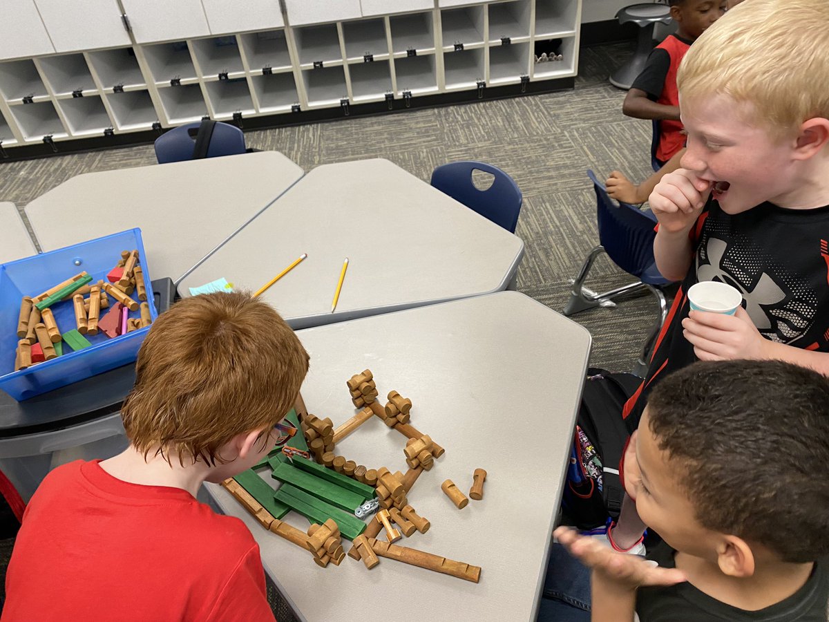 MrsJessCosman's tweet photo. First graders did their first STEM challenge of the school year! They designed a habitat cage to keep the hex bugs safe in without them breaking out. #ICallthetime #onlyatIC #IC2223 https://t.co/Io50iy4ncP