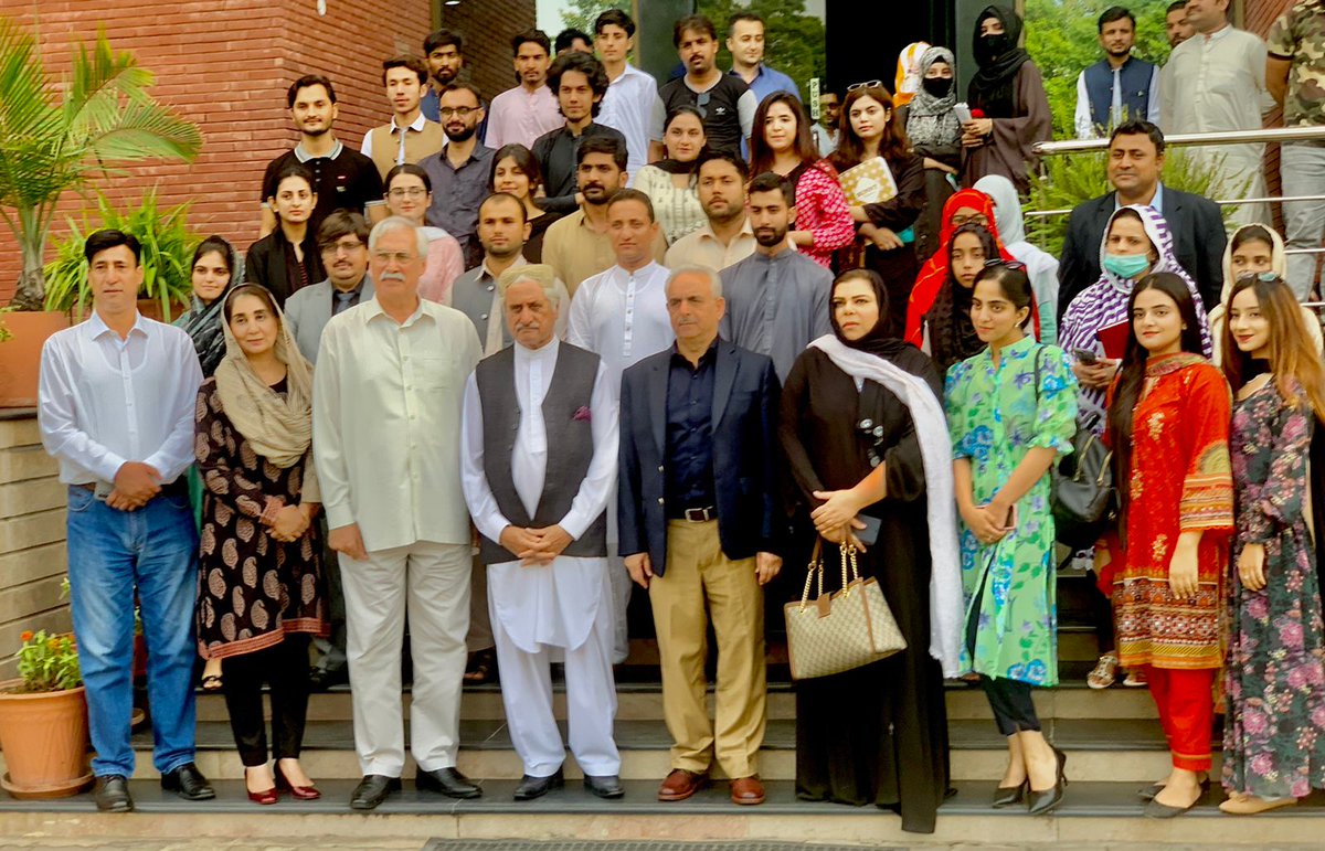 HameedAPHC's tweet photo. #ExploitationDay
Group photo after the seminar at the University of SZABIST Islamabad.
#Kashmir
#NoEndToRepressionInIIOJK
#5Aug_BlackDayForIIOJK
#5AugustBlackday
#5August_Youm_e_Istehsal https://t.co/W7QdgGxWuU