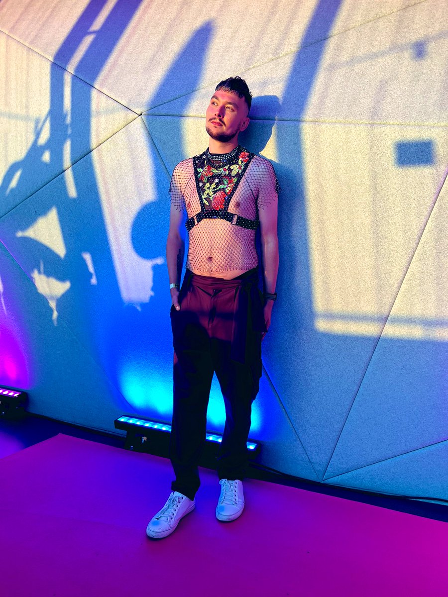 gjkooijman's tweet photo. Oh baby, let them know
'Cause they can run they mouth
But I'ma stand and pose for you. 

Styled by @DonnyFaile for W Hotels Amsterdam’s Queer Me Out panel. https://t.co/1EwTzJBclX